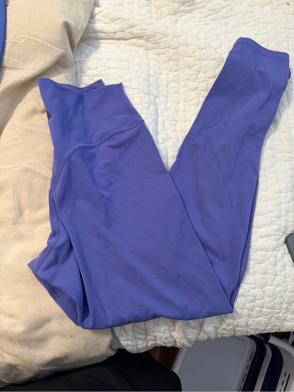 High-Rise Performance Leggings in Violet